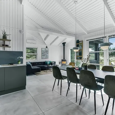 Stunning In With Kitchen * Blavand