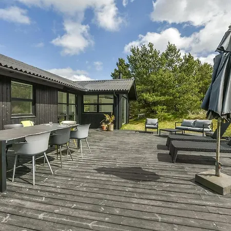 Stunning In With Kitchen Holiday home *